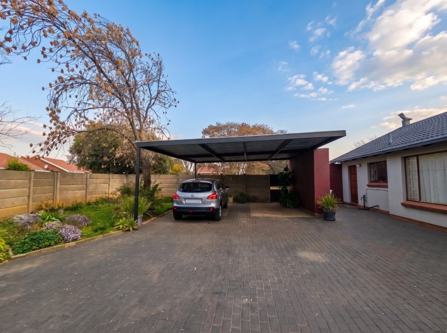 3 Bedroom Property for Sale in Pellissier Free State